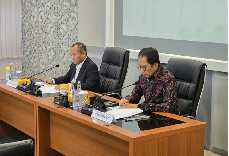 Menteri Perindustrian Muhammad Sarmuji