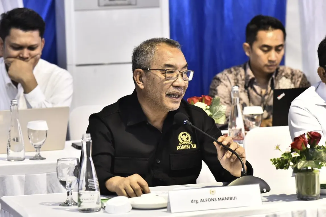 Anggota Komisi XII DPR RI Fraksi Partai Golkar Alfons Manibui