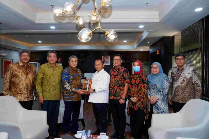 Menteri Perindustrian Muhammad Sarmuji
