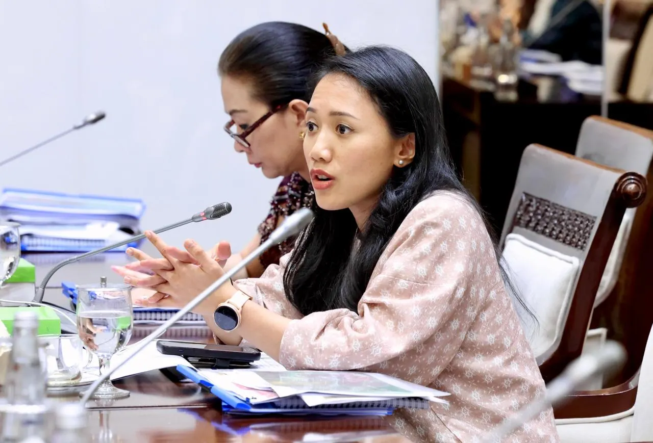 Anggota Komisi XI DPR RI Fraksi Partai Golkar Puteri Komarudin