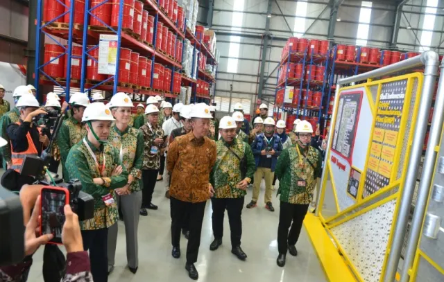 Menperin Resmikan Pabrik Gemuk Shell Indonesia di Marunda