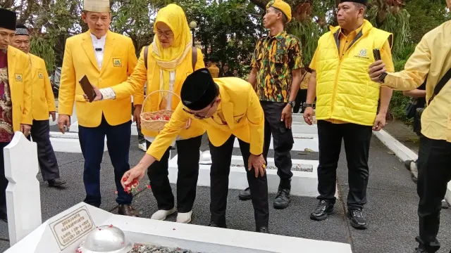 HUT Ke-62 Golkar Kota Tangerang Diisi Ziarah Dan Baksos